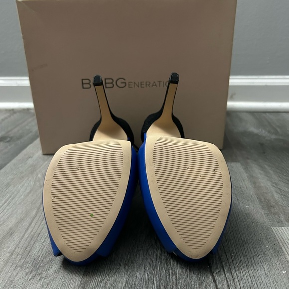 BCBGeneration Vivid Blue/Black Peep Toe High Heeled Sandals - Picture 4 of 5
